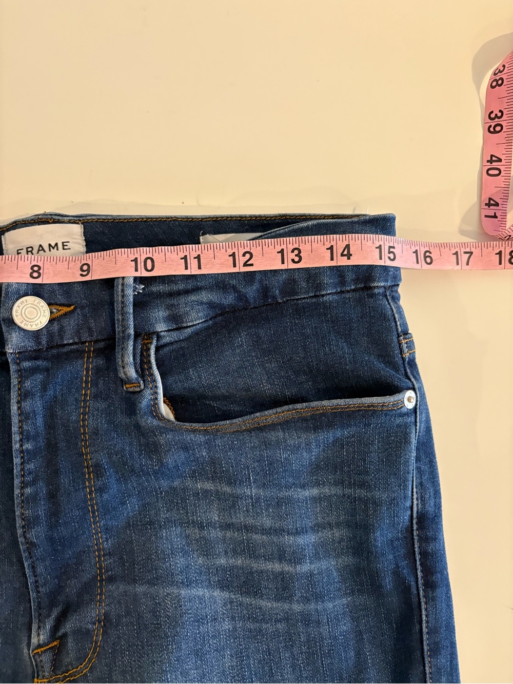 FRAME || Le One Crop Mini Boot Jeans in Prima Wash Multi-Size 2 (30-34) - Picture 10 of 13